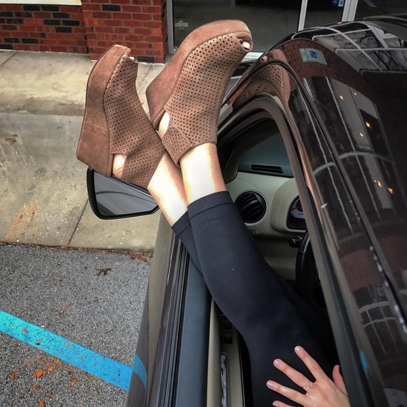 Chocolat blu wedges Clearance